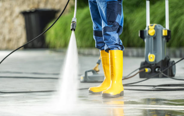 Best Sidewalk Pressure Washing  in Greenfield, WI